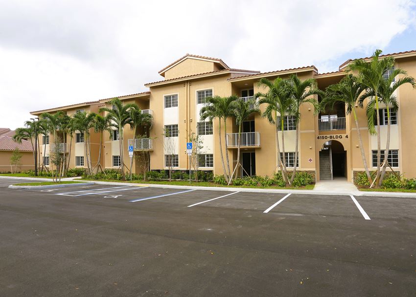 Legacy At Hollywood Apartments, 4150 Davie Road Extension, Hollywood